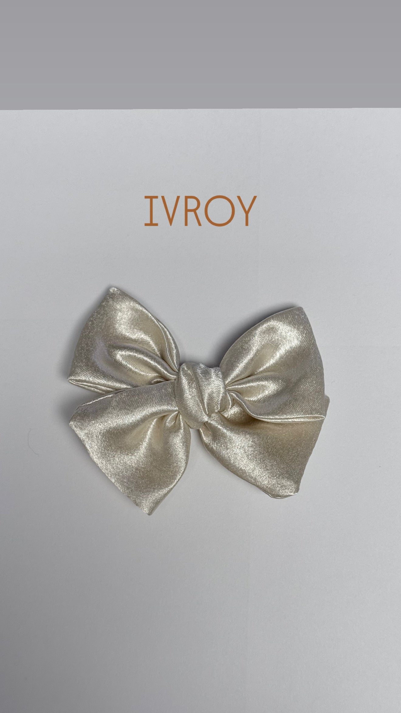 SATIN PINWHEEL BOW
