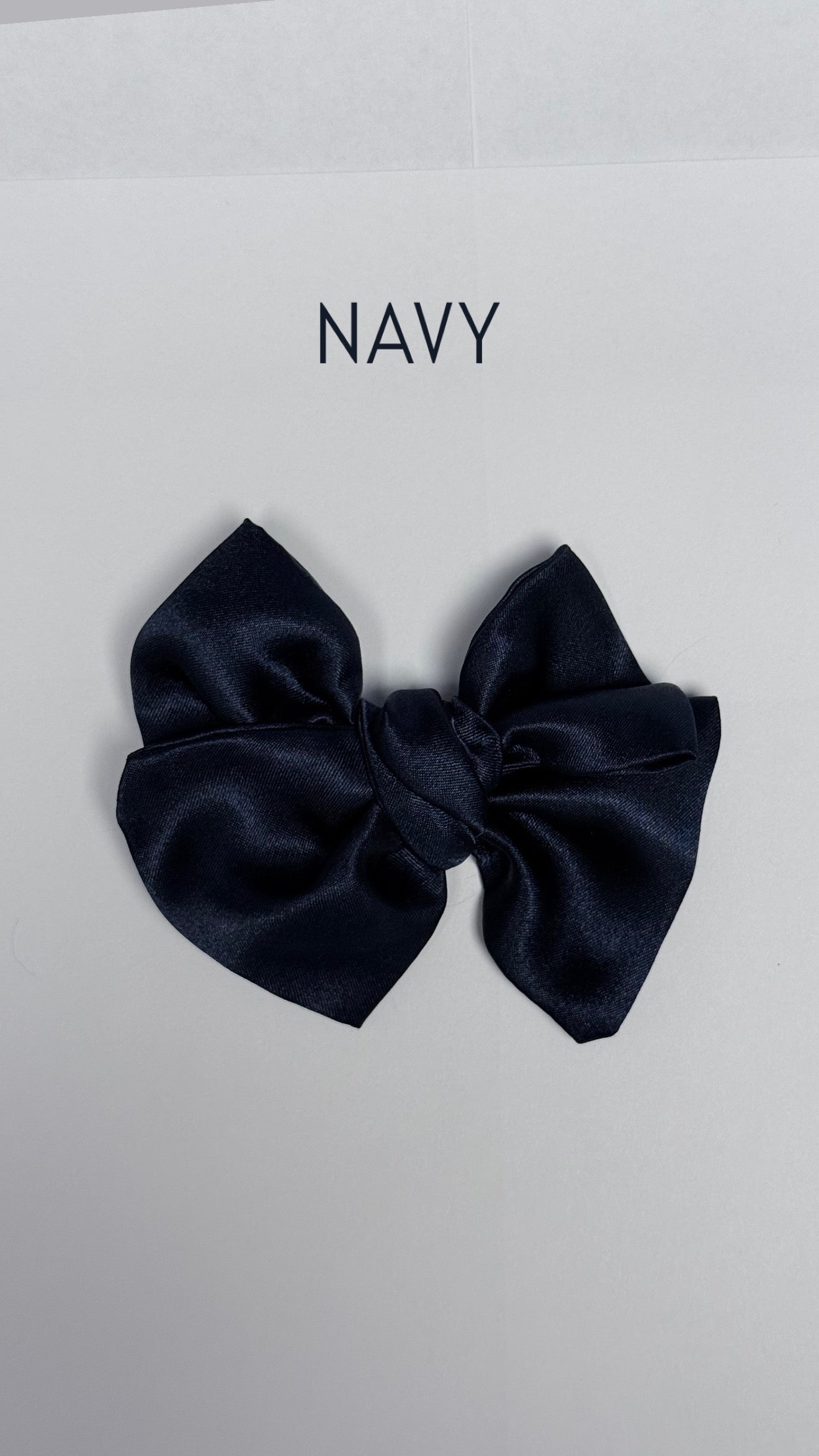 SATIN PINWHEEL BOW
